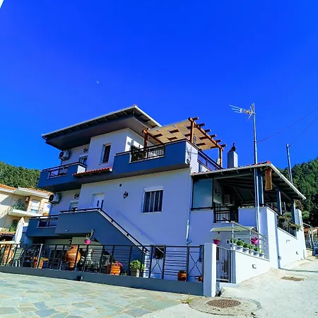 Holiday home Laskarina's House